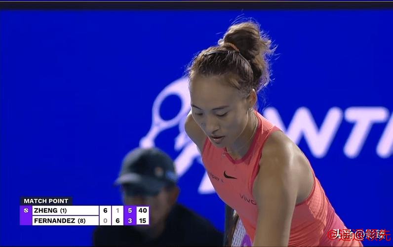 东京站郑钦文连续2场送蛋 2-1费尔南德斯跻身4强