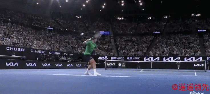 澳网｜情绪失控击球险些砸中球童，德约科维奇险些被取消比赛资格