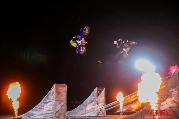 极限驰骋自由飞跃 空中花式摩托国际邀请赛落幕